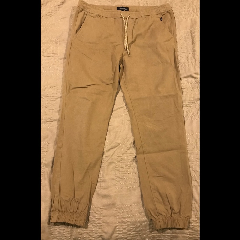 Aeropostale tapered leg khaki’s, Adult Large